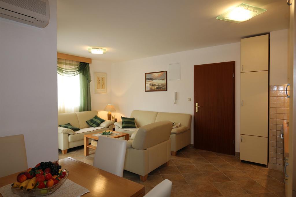 Apartment Bensak Klimno Εξωτερικό φωτογραφία